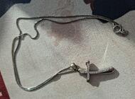 Grajewo ogłoszenia: Witam. Sprzedam nowy łańcuszek z krzyżykiem.Nietrafiony prezent. - zdjęcie